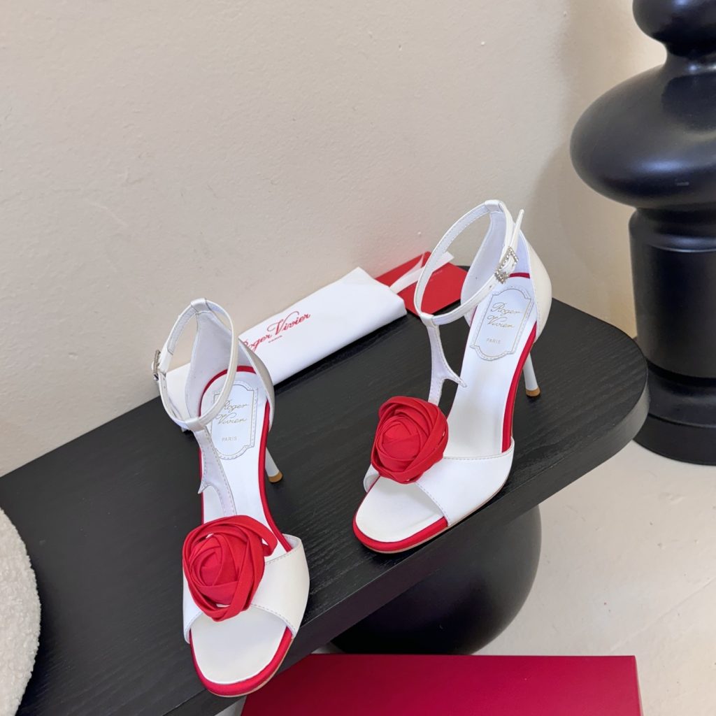 Roger Vivier Pointed Rose Buckle High Heel Pumps in Silk with Genuine Lambskin Lining Italian Leathe