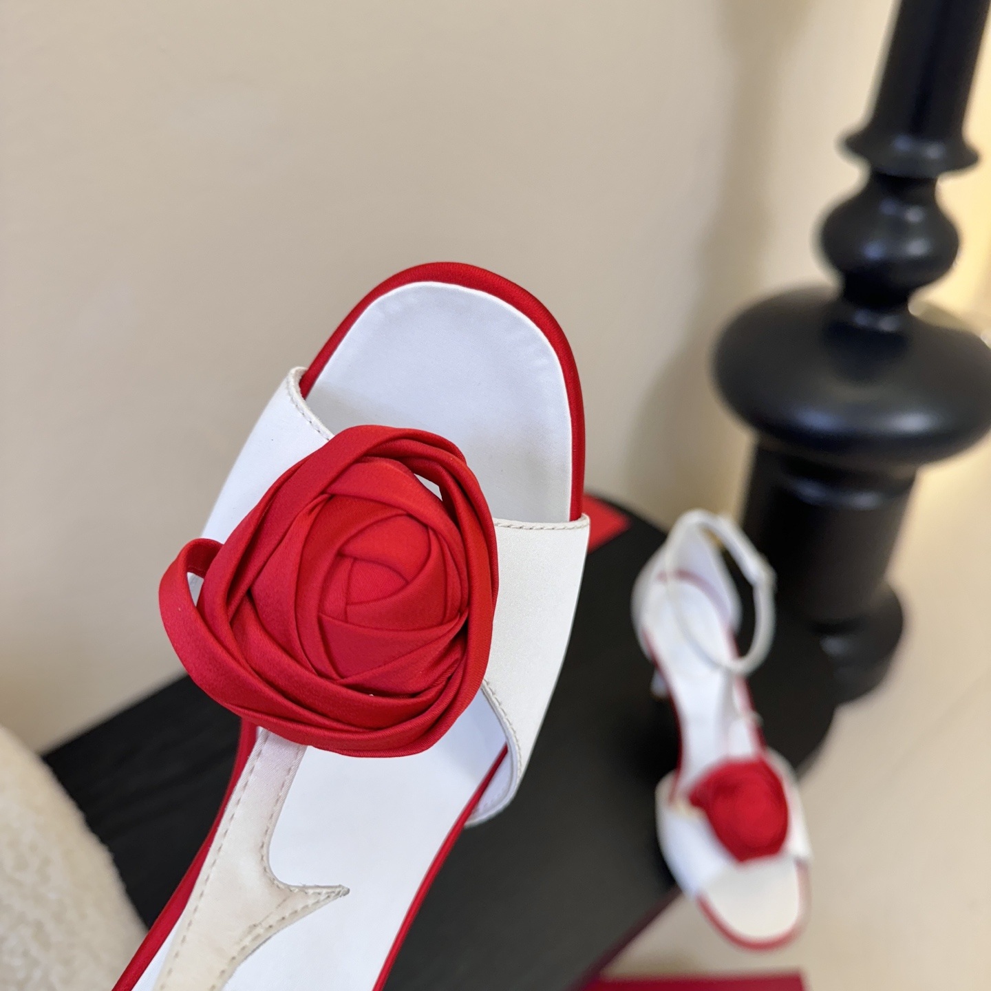 Roger Vivier Pointed Rose Buckle High Heel Pumps in Silk with Genuine Lambskin Lining Italian Leathe
