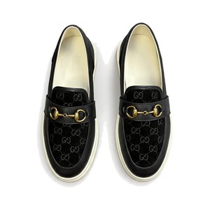 GUCCI Low-Top Casual Sneakers in Genuine Calfskin with Lambskin Lining and Italian Leather Sole