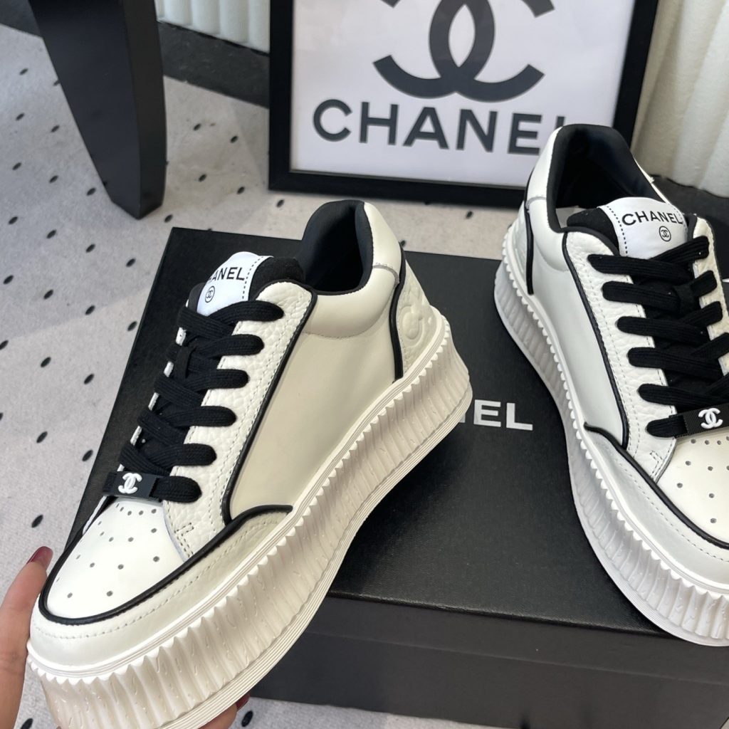 CHANEL Low-Top Casual Sneakers in Genuine Calfskin with Lambskin Lining and Italian Leather Sole