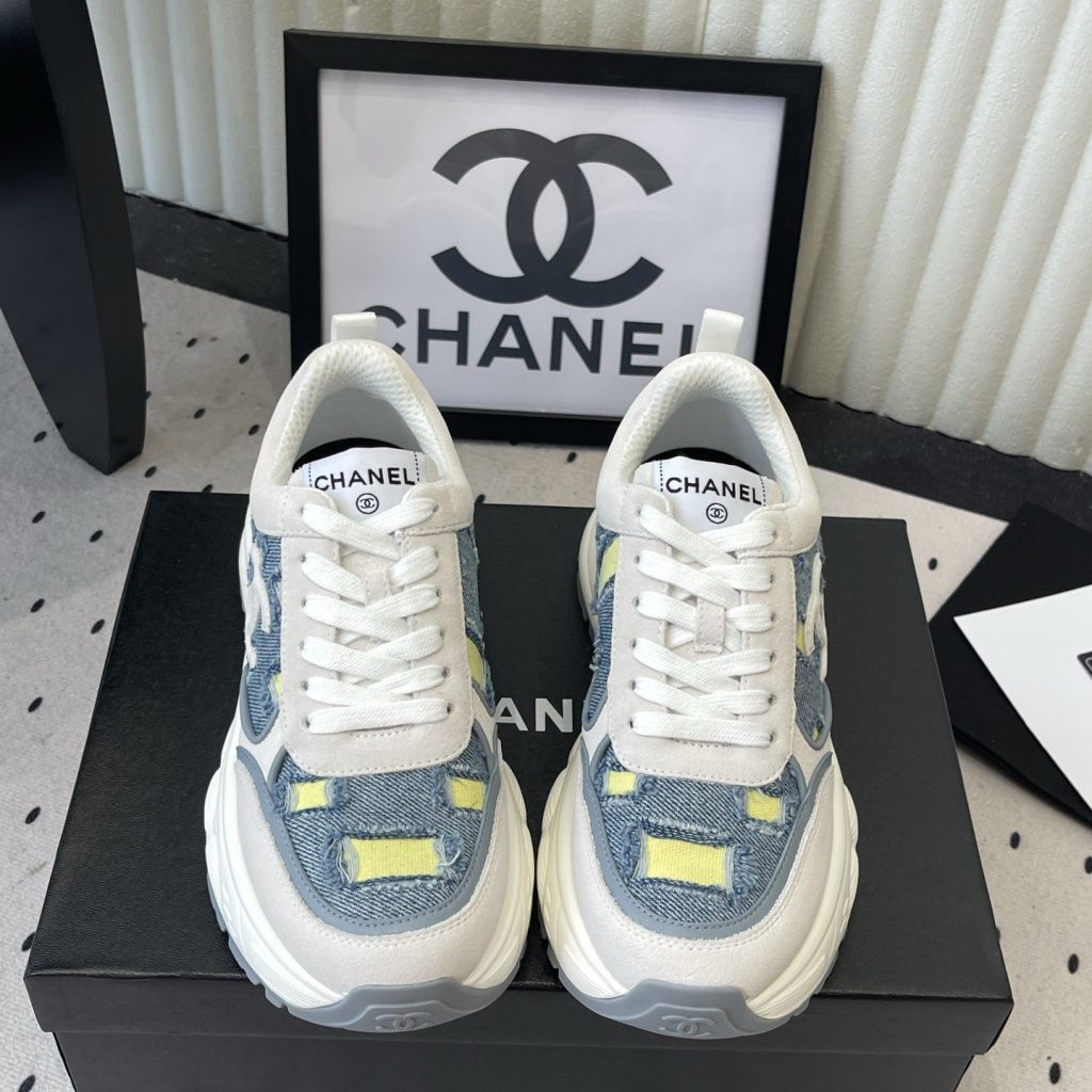 CHANEL Low-Top Casual Sneakers in Genuine Calfskin with Lambskin Lining and Italian Leather Sole