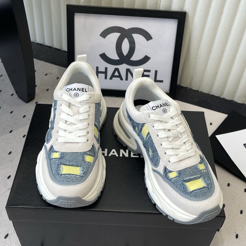 CHANEL Low-Top Casual Sneakers in Genuine Calfskin with Lambskin Lining and Italian Leather Sole