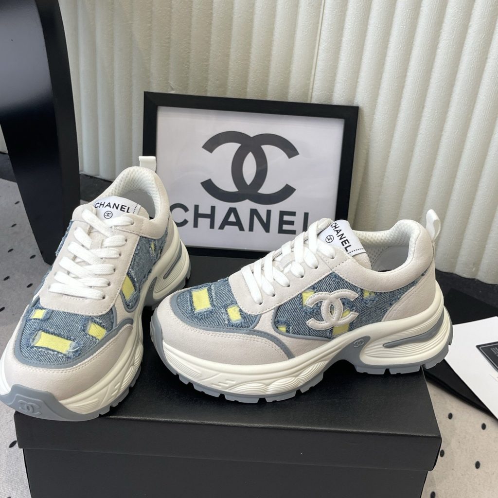 CHANEL Low-Top Casual Sneakers in Genuine Calfskin with Lambskin Lining and Italian Leather Sole