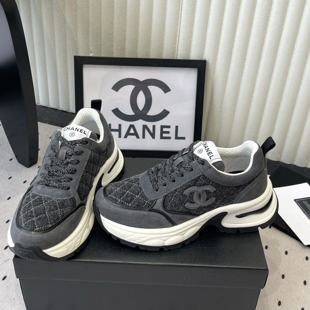 CHANEL Low-Top Casual Sneakers in Genuine Calfskin with Lambskin Lining and Italian Leather Sole
