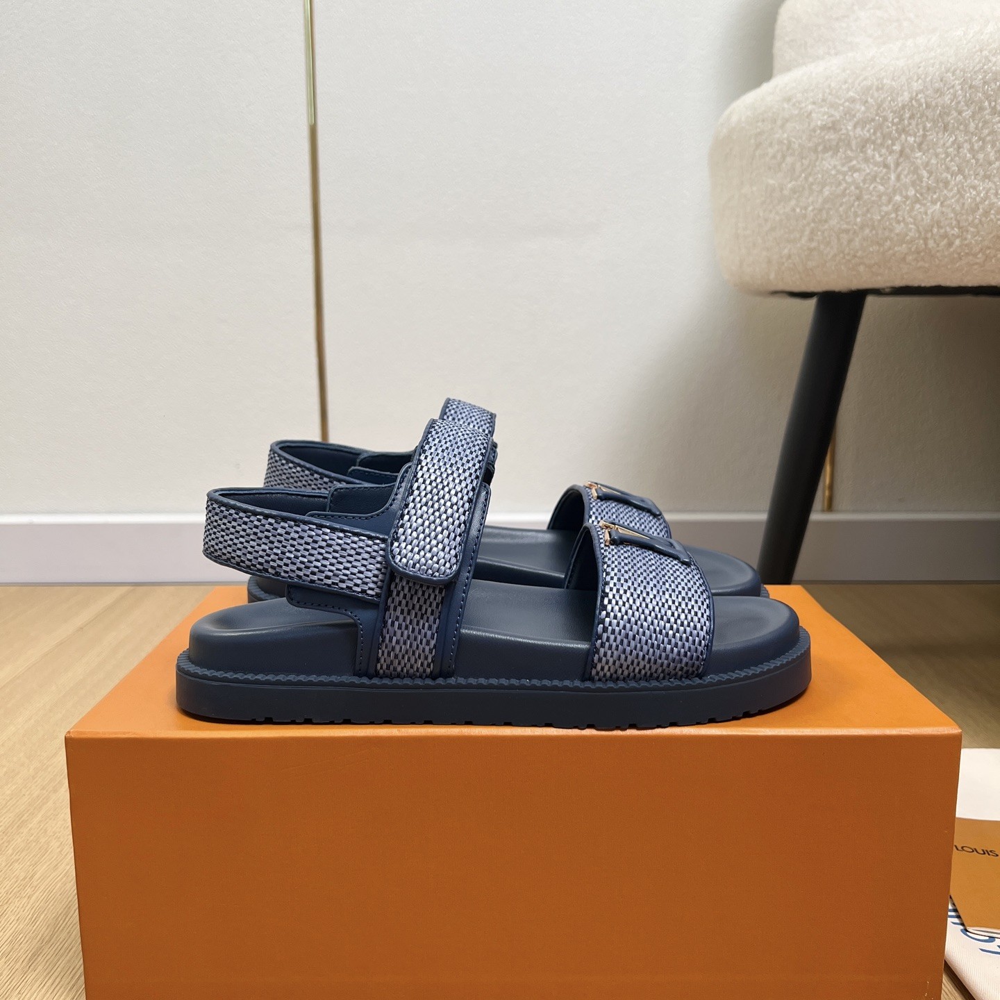 LOUIS VUITTON Flat Slide Sandals in Genuine Calfskin with Lambskin Lining and Italian Leather Sole