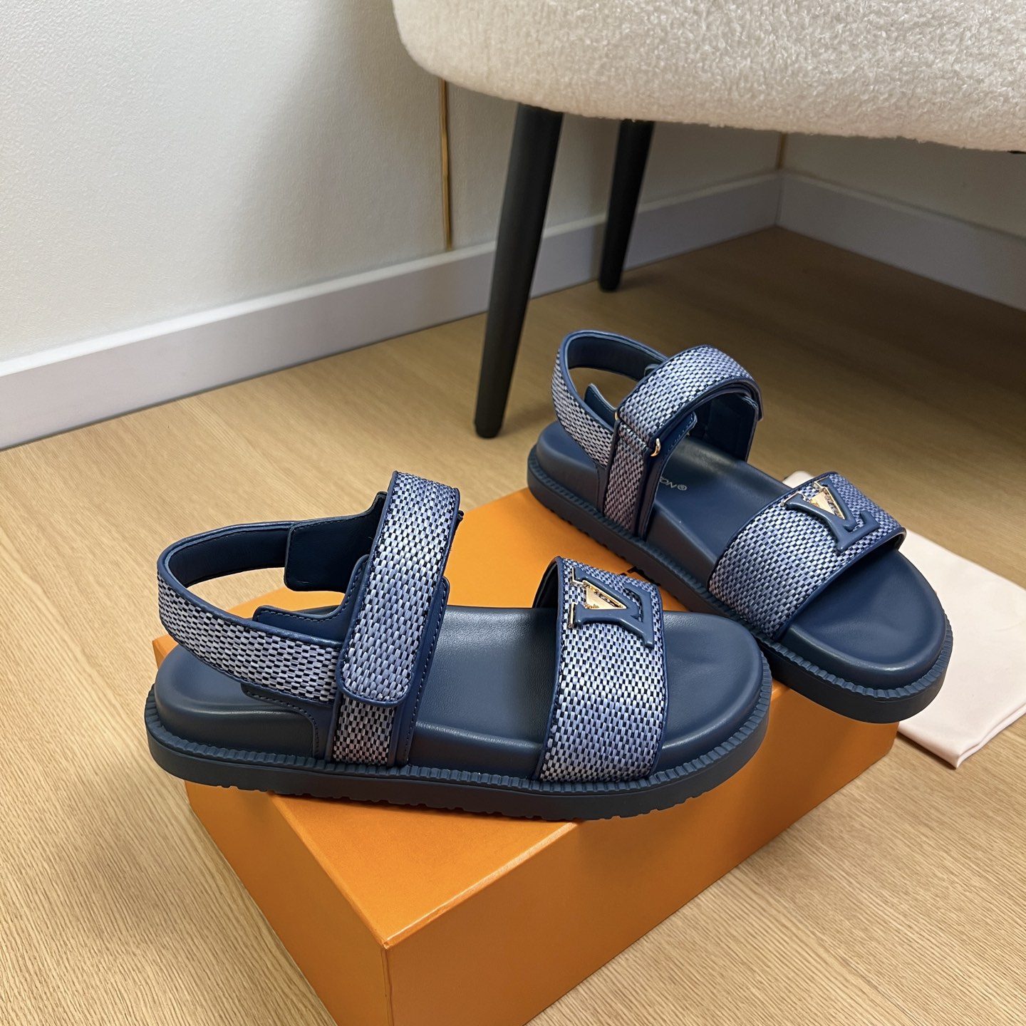 LOUIS VUITTON Flat Slide Sandals in Genuine Calfskin with Lambskin Lining and Italian Leather Sole