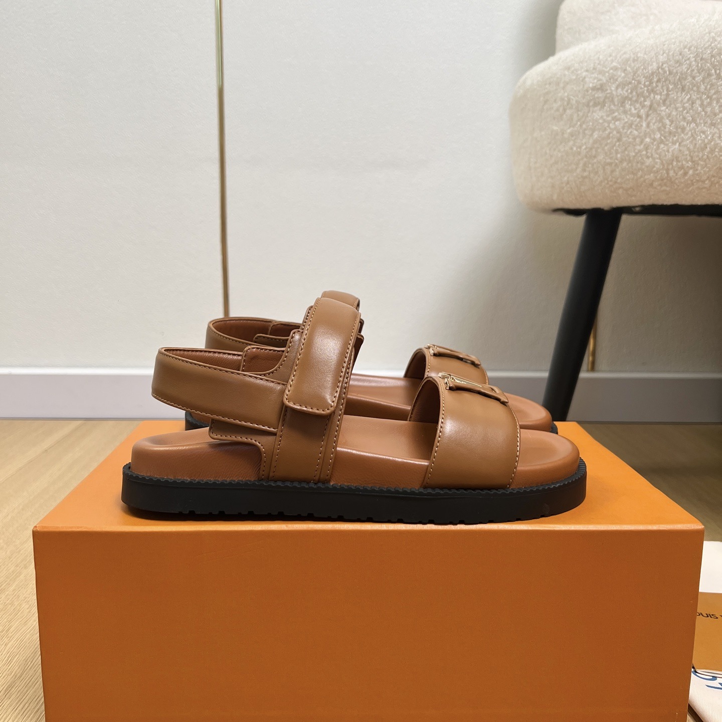 LOUIS VUITTON Flat Slide Sandals in Genuine Calfskin with Lambskin Lining and Italian Leather Sole