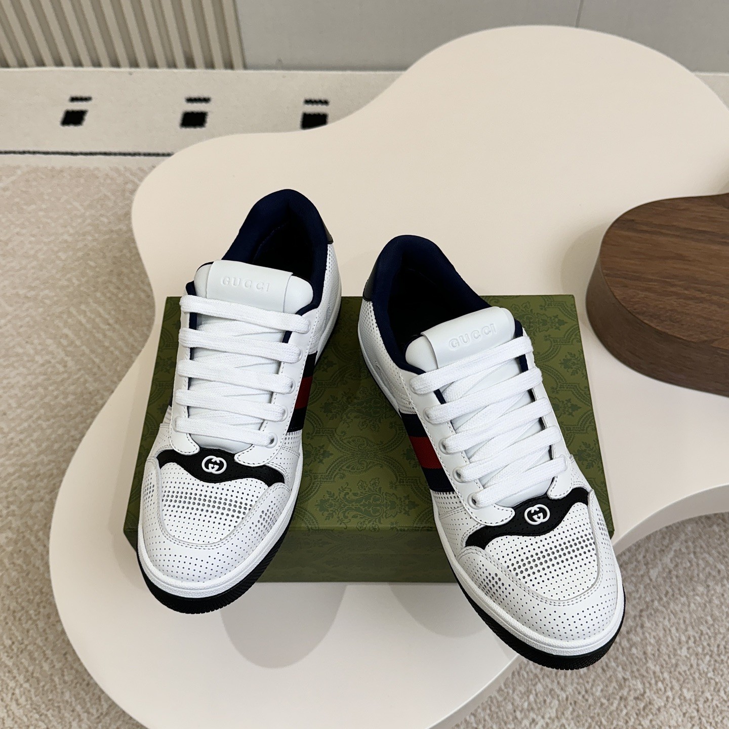 GUCCI Low-Top Casual Sneakers in Genuine Calfskin with Lambskin Lining and Italian Leather Sole