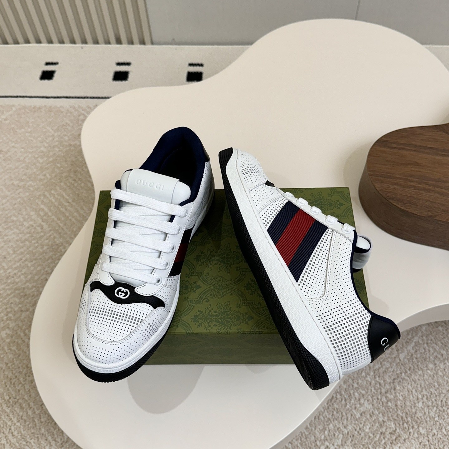 GUCCI Low-Top Casual Sneakers in Genuine Calfskin with Lambskin Lining and Italian Leather Sole
