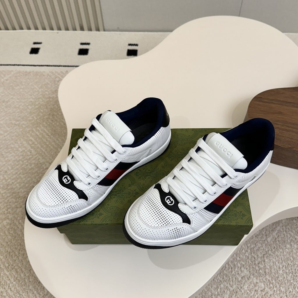 GUCCI Low-Top Casual Sneakers in Genuine Calfskin with Lambskin Lining and Italian Leather Sole