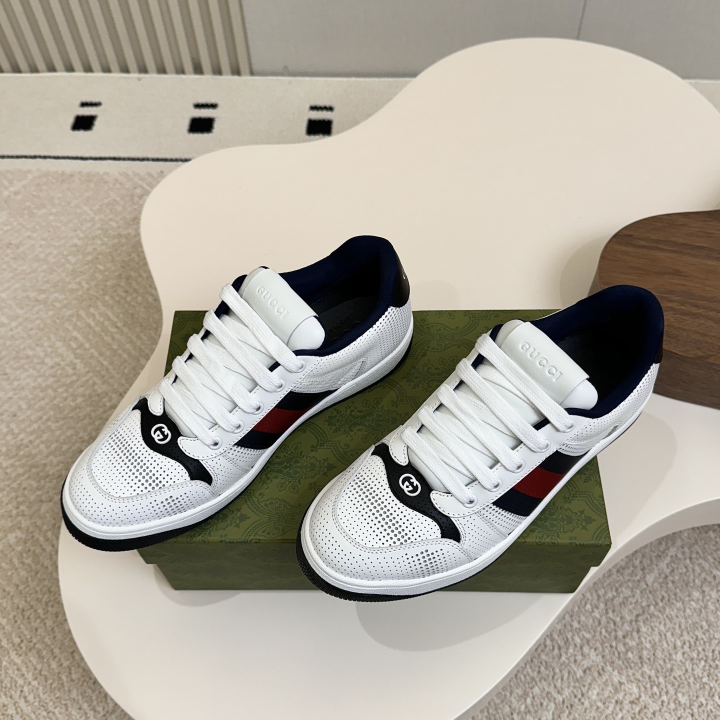 GUCCI Low-Top Casual Sneakers in Genuine Calfskin with Lambskin Lining and Italian Leather Sole