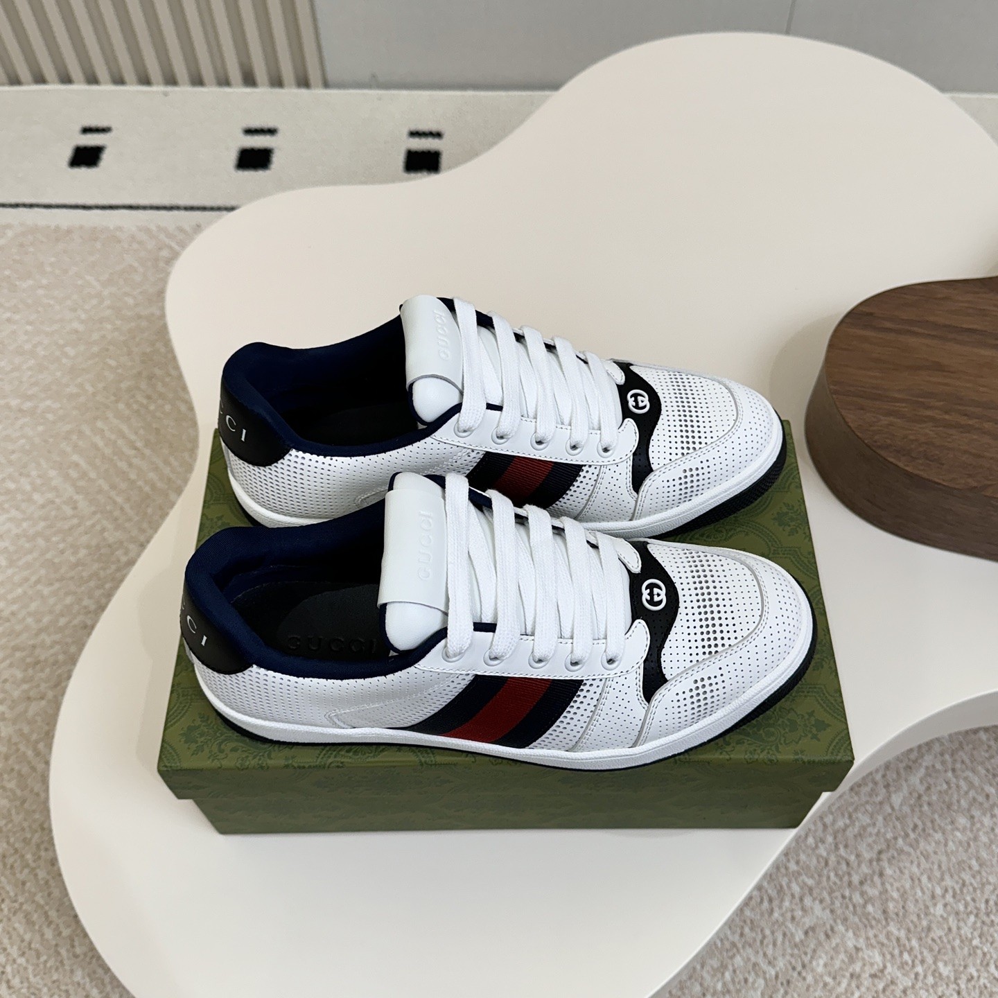 GUCCI Low-Top Casual Sneakers in Genuine Calfskin with Lambskin Lining and Italian Leather Sole
