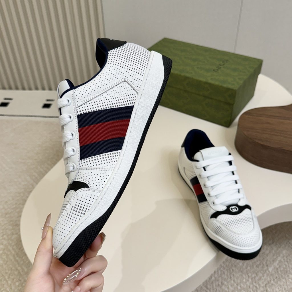 GUCCI Low-Top Casual Sneakers in Genuine Calfskin with Lambskin Lining and Italian Leather Sole