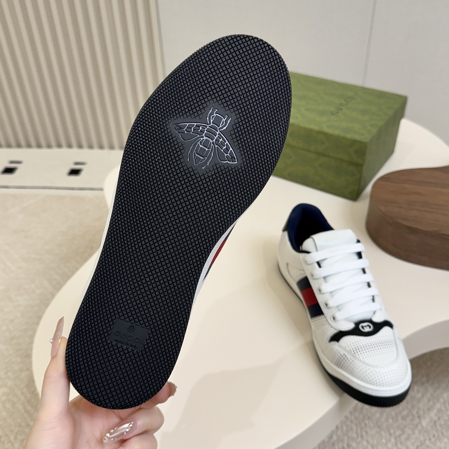 GUCCI Low-Top Casual Sneakers in Genuine Calfskin with Lambskin Lining and Italian Leather Sole