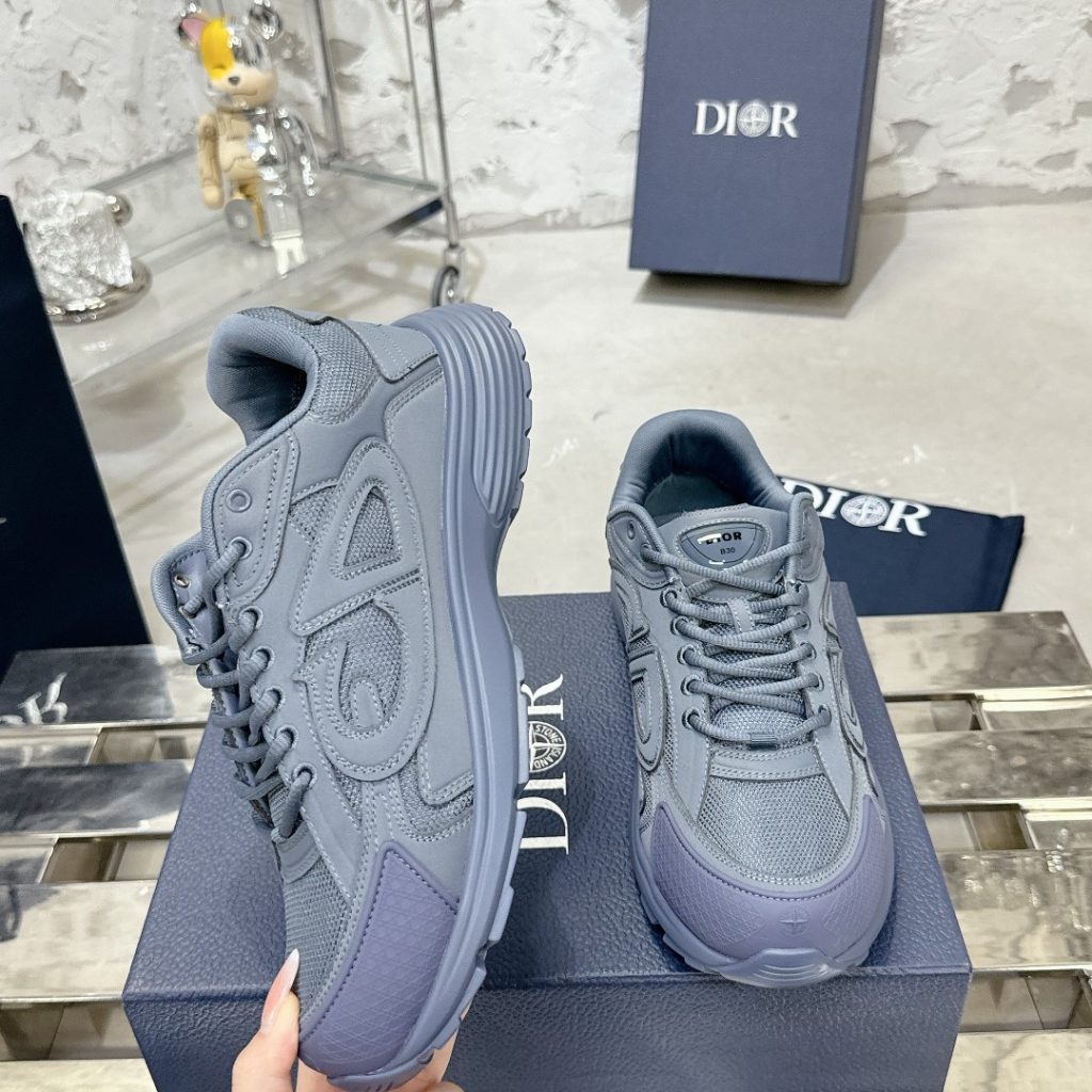DIOR Sneakers in Premium Leather with Molded Rubber Outsole Genuine Lambskin Lining Italian Suede