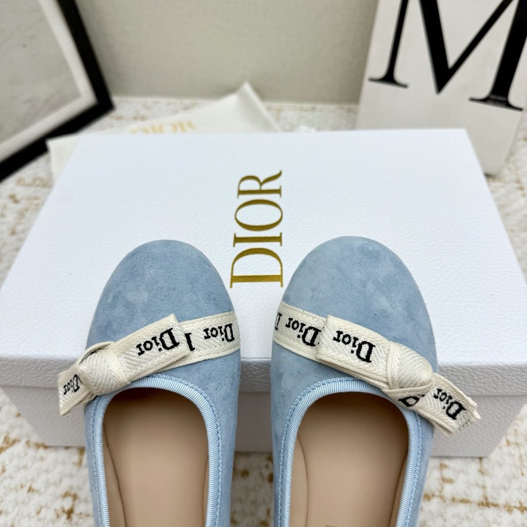 DIOR Slippers in Premium Leather with Molded Rubber Outsole Genuine Lambskin Lining Italian Suede