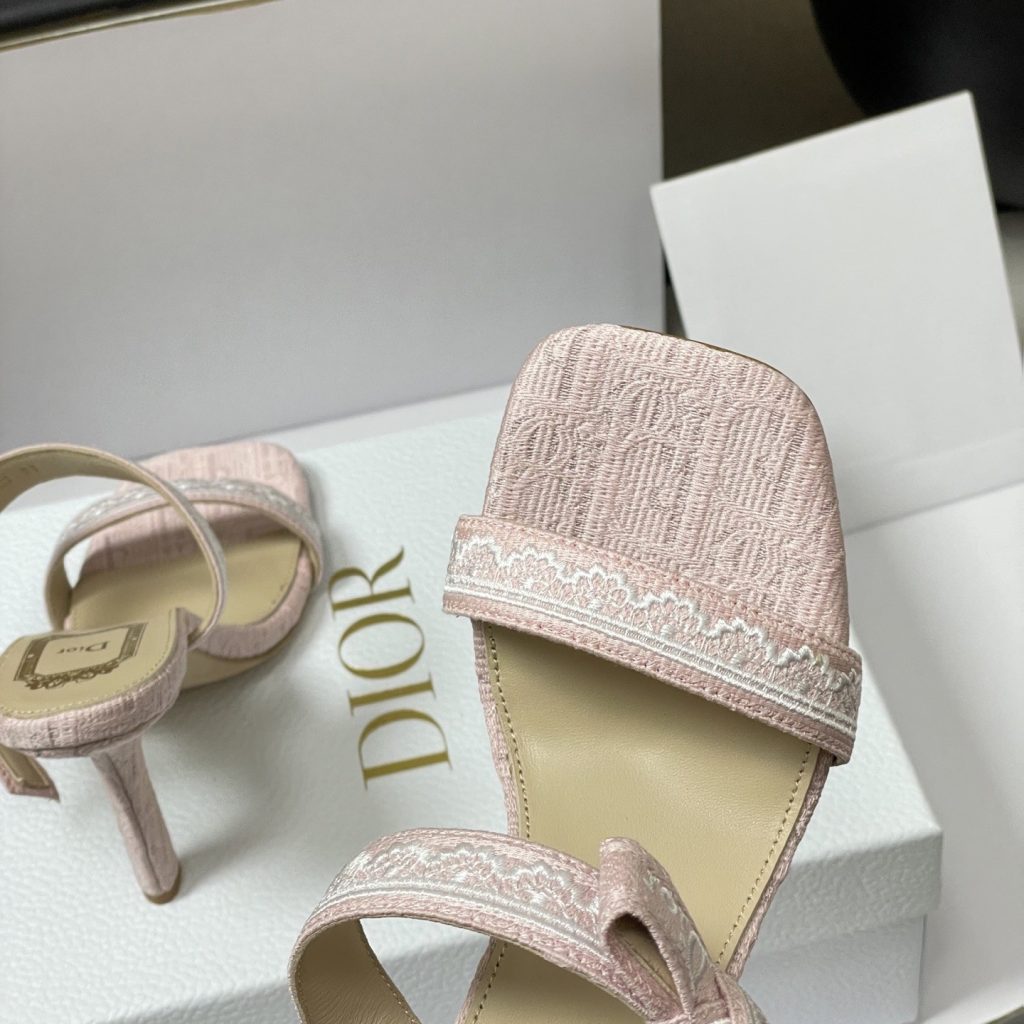 DIOR Sandals in Premium Leather with Molded Rubber Outsole Genuine Lambskin Lining Italian Suede S