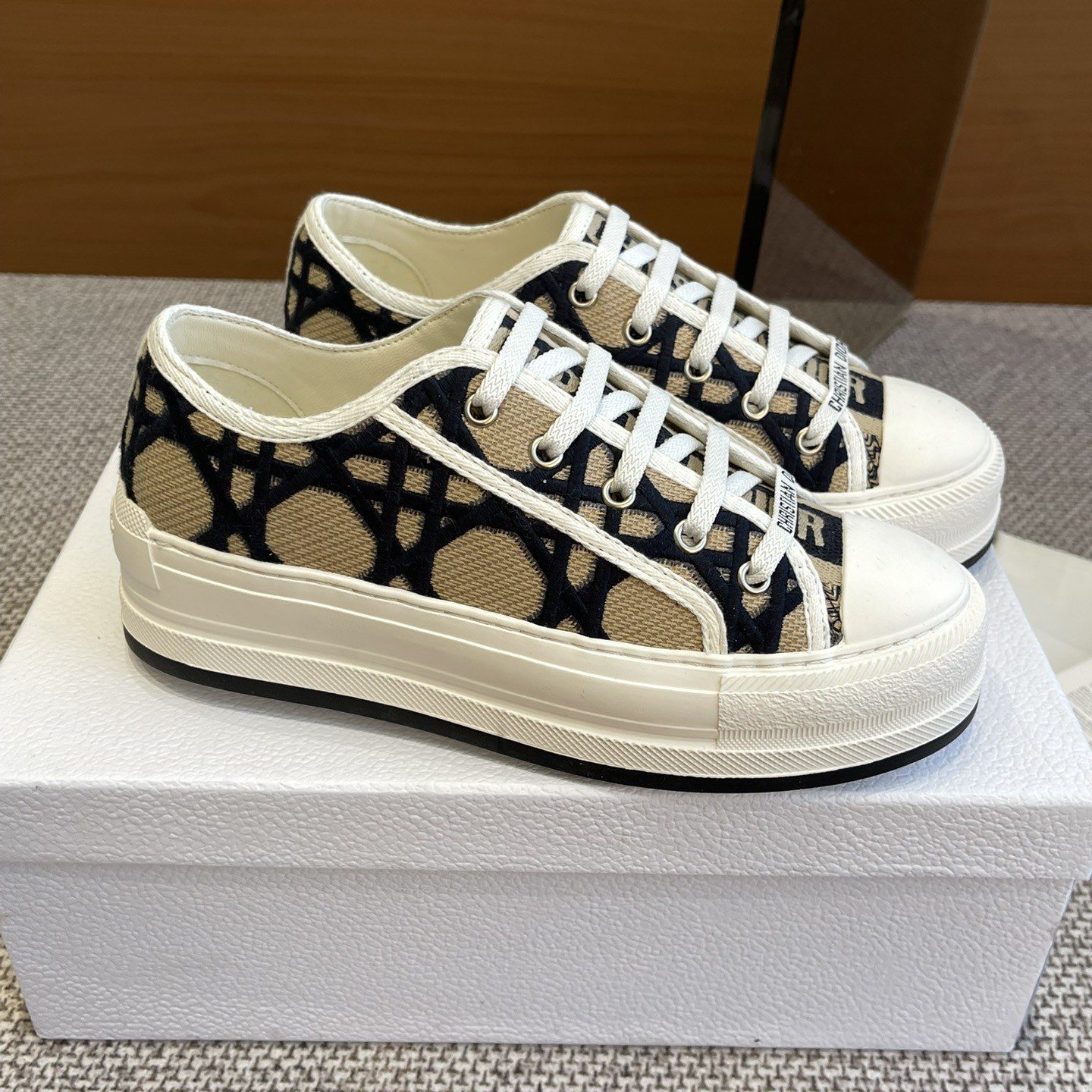 CHANEL Boots in Premium Leather with Molded Rubber Outsole Genuine Lambskin Lining Italian Suede S