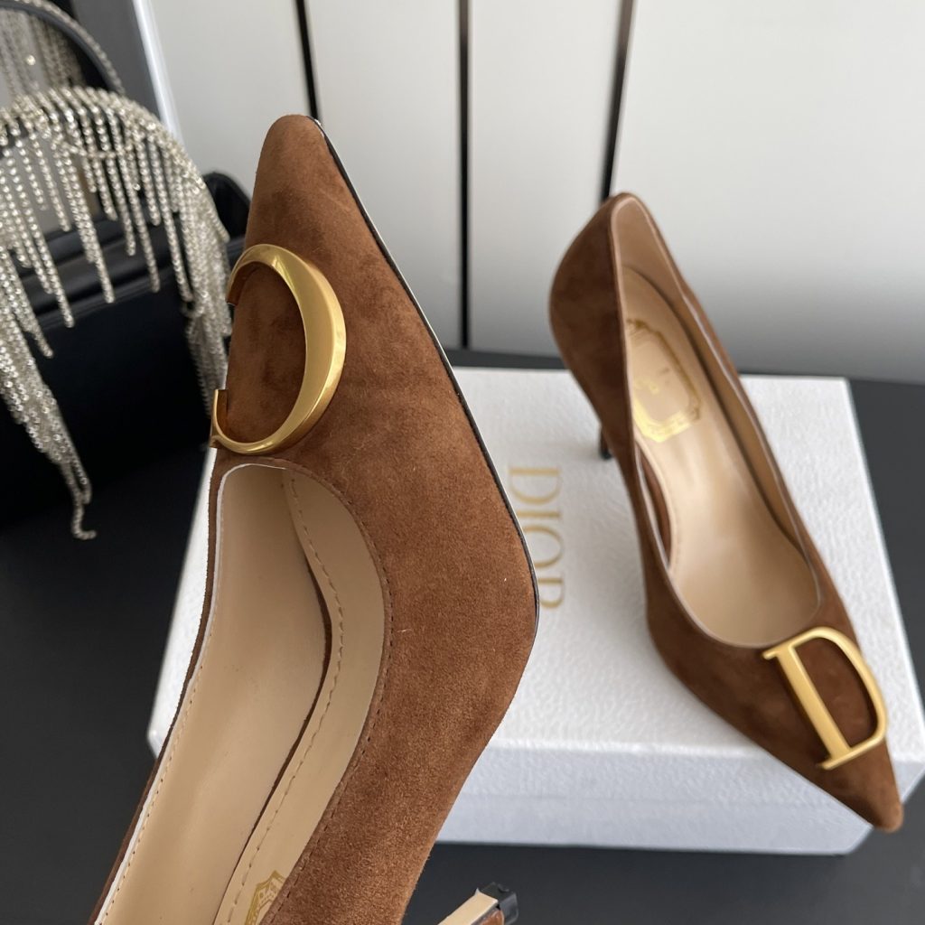 DIOR Slippers in Premium Leather with Molded Rubber Outsole Genuine Lambskin Lining Italian Suede