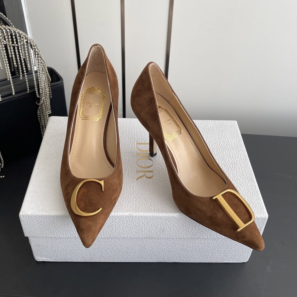 DIOR Slippers in Premium Leather with Molded Rubber Outsole Genuine Lambskin Lining Italian Suede