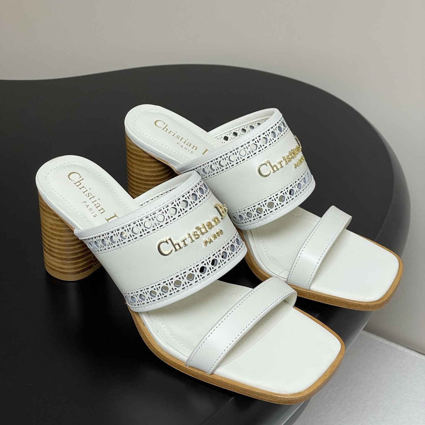 DIOR Sandals in Premium Leather with Molded Rubber Outsole Genuine Lambskin Lining Italian Suede S
