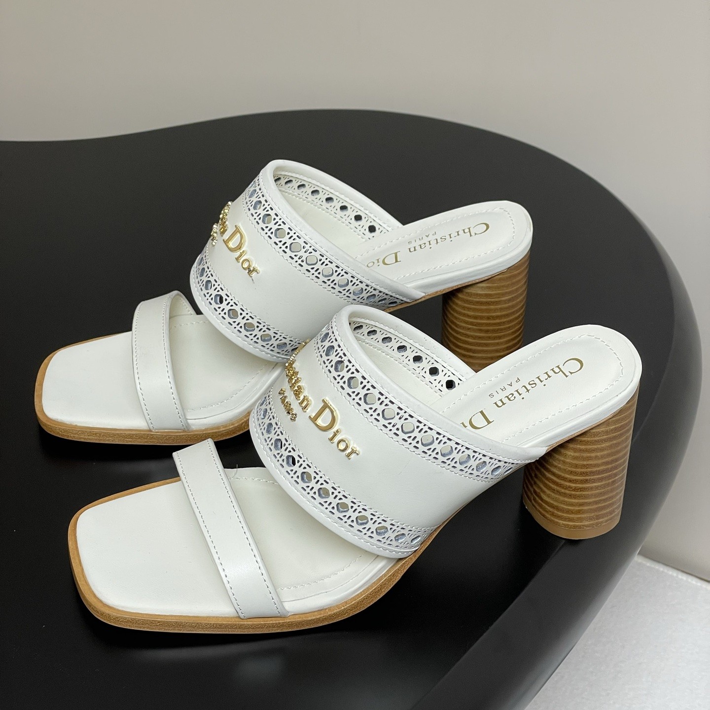 DIOR Sandals in Premium Leather with Molded Rubber Outsole Genuine Lambskin Lining Italian Suede S