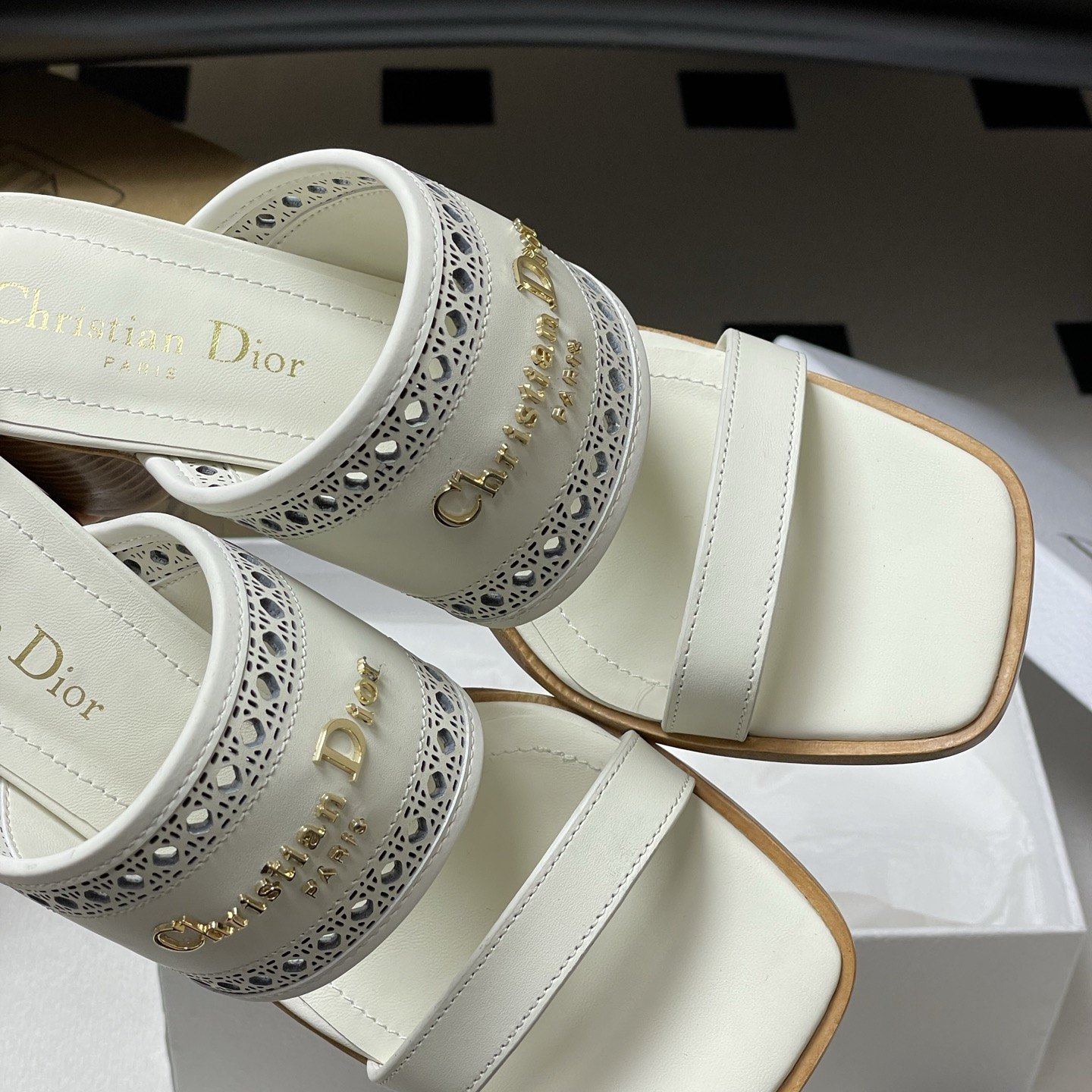 DIOR Sandals in Premium Leather with Molded Rubber Outsole Genuine Lambskin Lining Italian Suede S