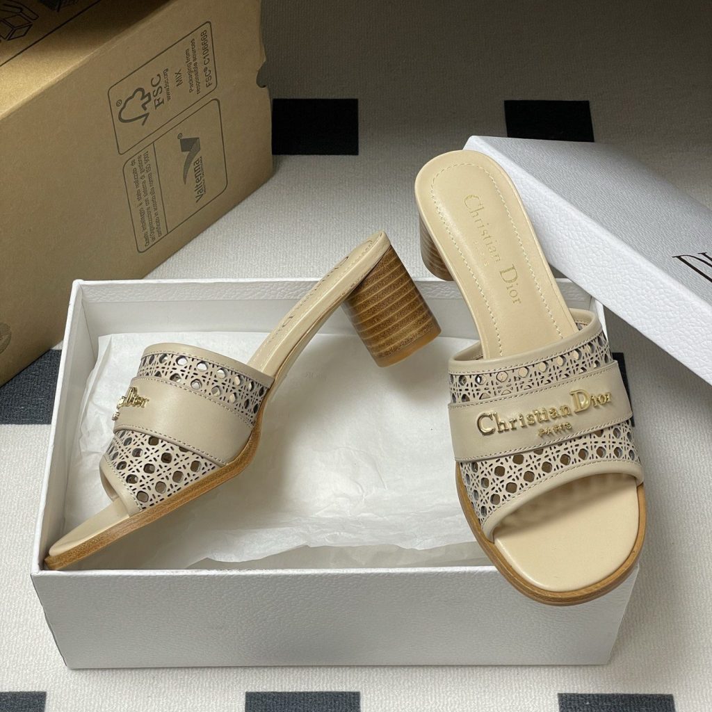 DIOR Elegant Sandals, Premium Leather with Open Toe Design and Molded Rubber Outsole for Summer