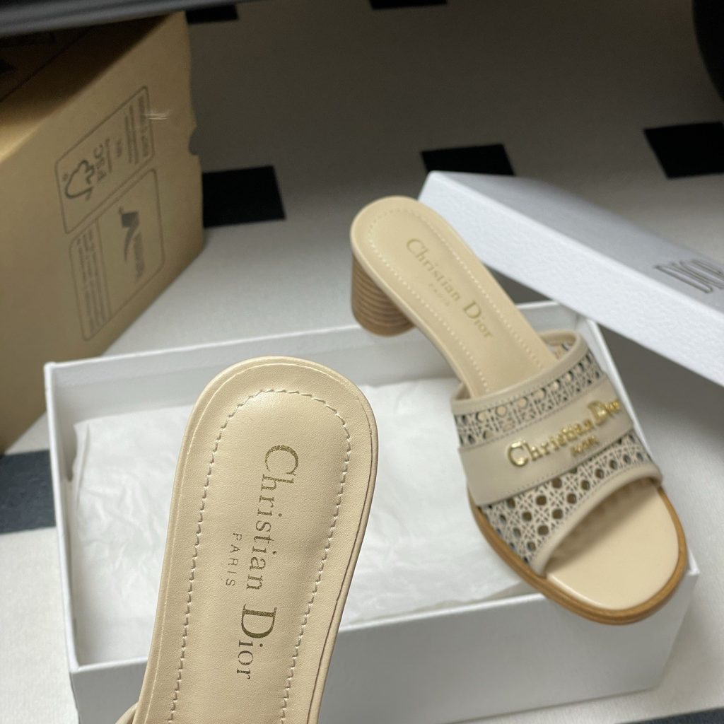 DIOR Elegant Sandals, Premium Leather with Open Toe Design and Molded Rubber Outsole for Summer
