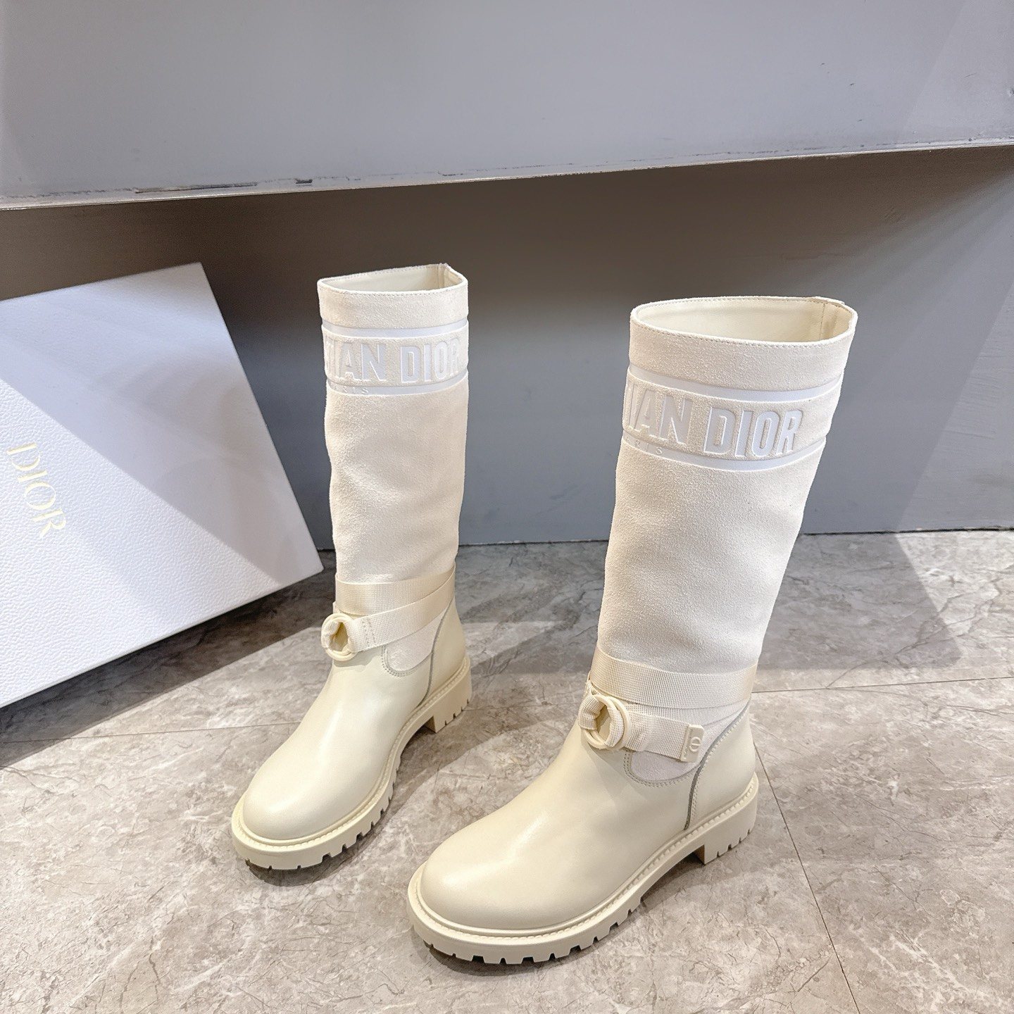 DIOR Sneakers in Premium Leather with Molded Rubber Outsole Genuine Lambskin Lining Italian Suede