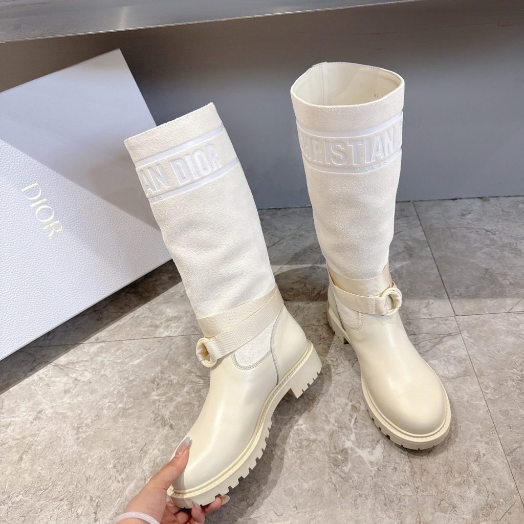 DIOR Sneakers in Premium Leather with Molded Rubber Outsole Genuine Lambskin Lining Italian Suede