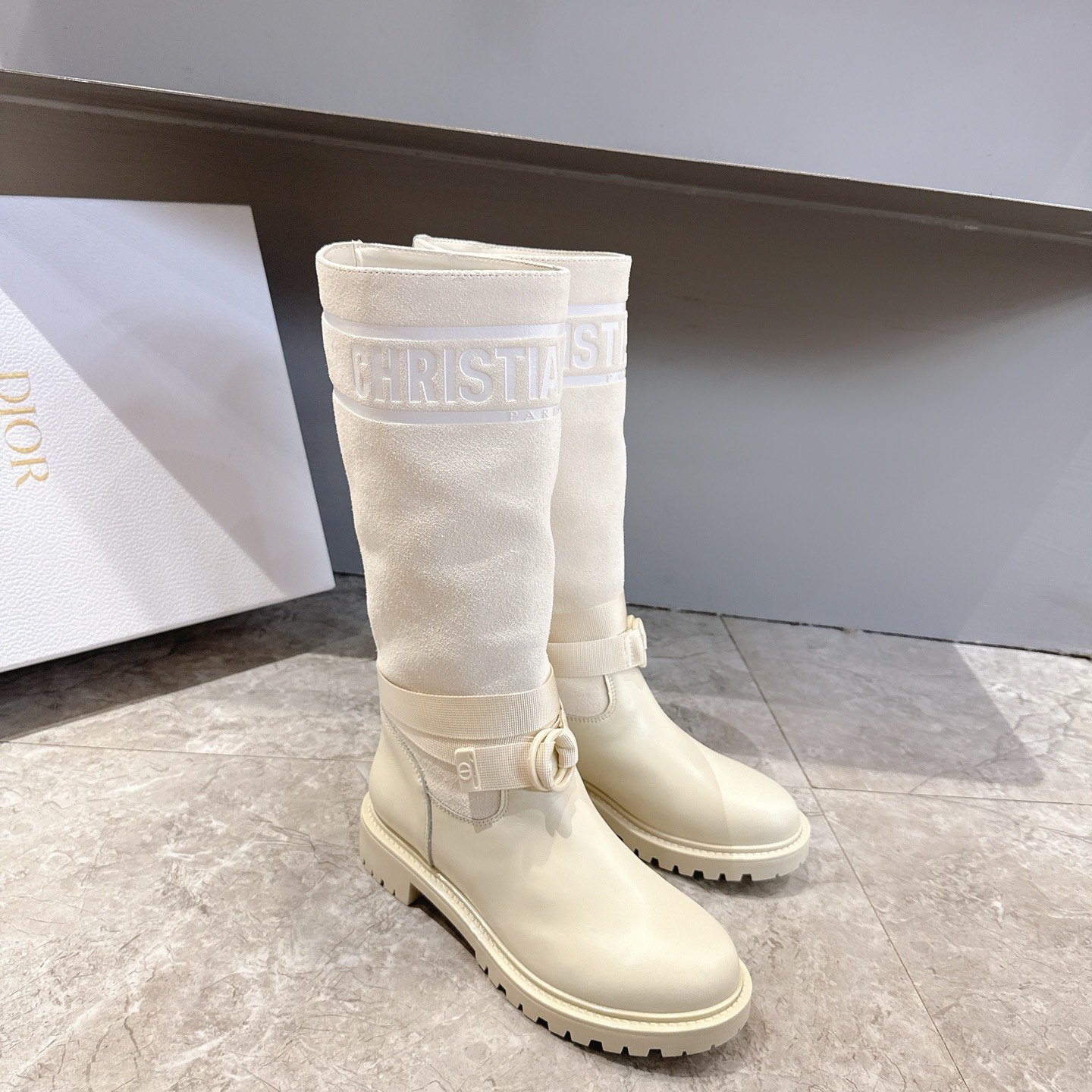 DIOR Sneakers in Premium Leather with Molded Rubber Outsole Genuine Lambskin Lining Italian Suede