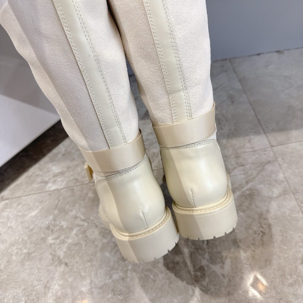 DIOR Sneakers in Premium Leather with Molded Rubber Outsole Genuine Lambskin Lining Italian Suede