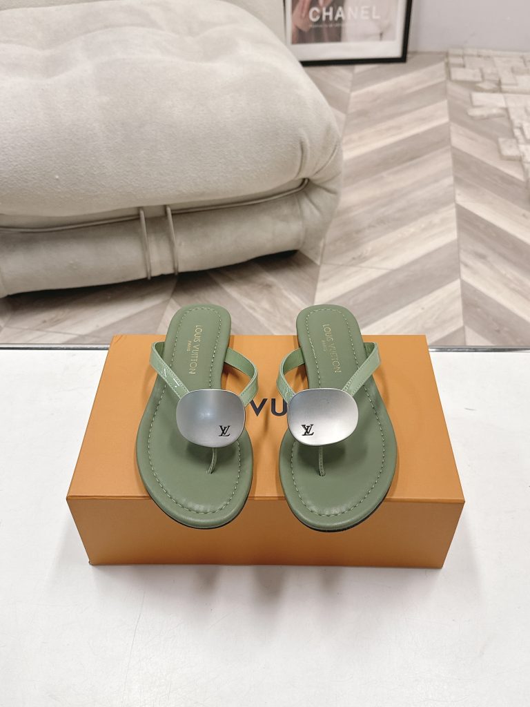 LOUIS VUITTON Flat Slide Sandals in Genuine Calfskin with Lambskin Lining and Italian Leather Sole