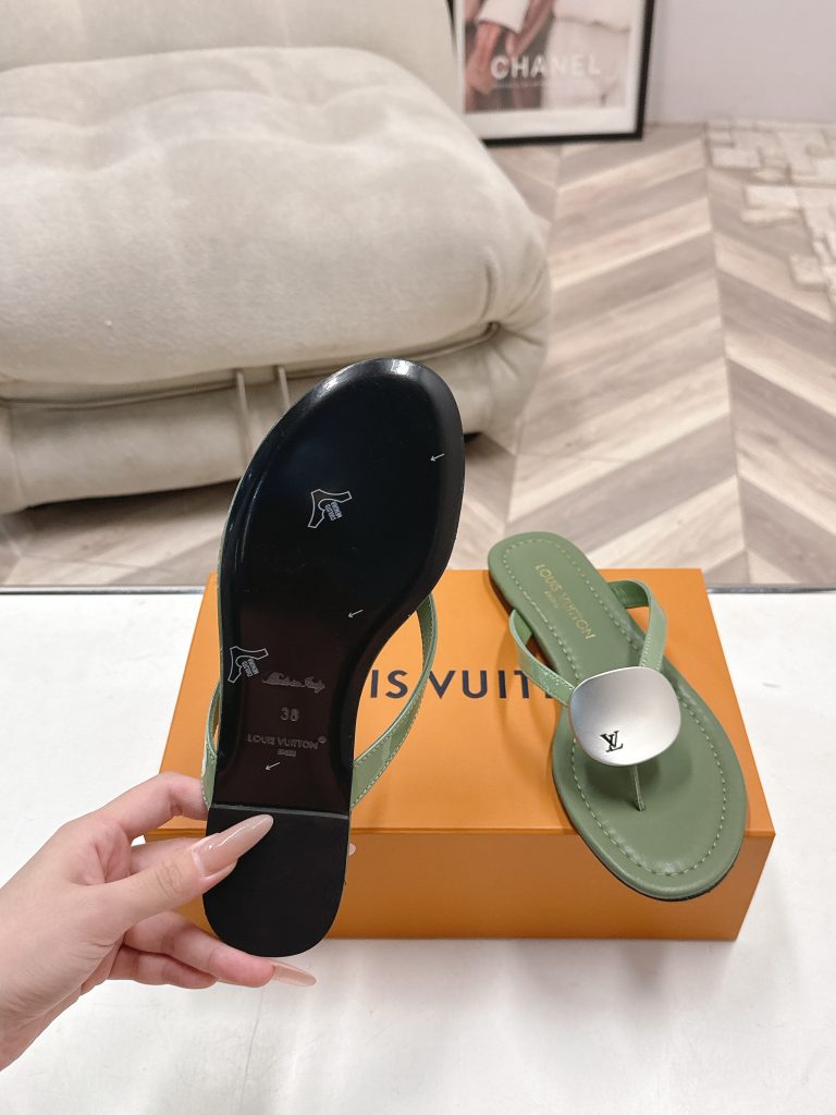LOUIS VUITTON Flat Slide Sandals in Genuine Calfskin with Lambskin Lining and Italian Leather Sole