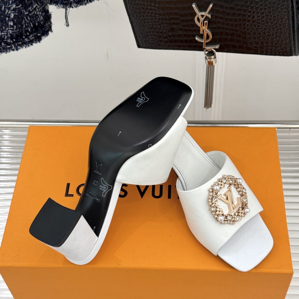 LOUIS VUITTON Flat Slip-On Slippers in Premium Suede with Goatskin Lining and Lightweight TPU Sole