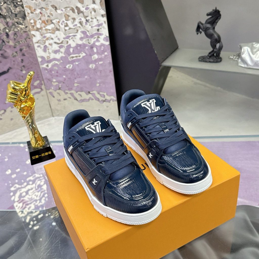 LOUIS VUITTON Casual Sneakers, Premium Leather Upper with Round Toe Design and Molded Rubber Outsole