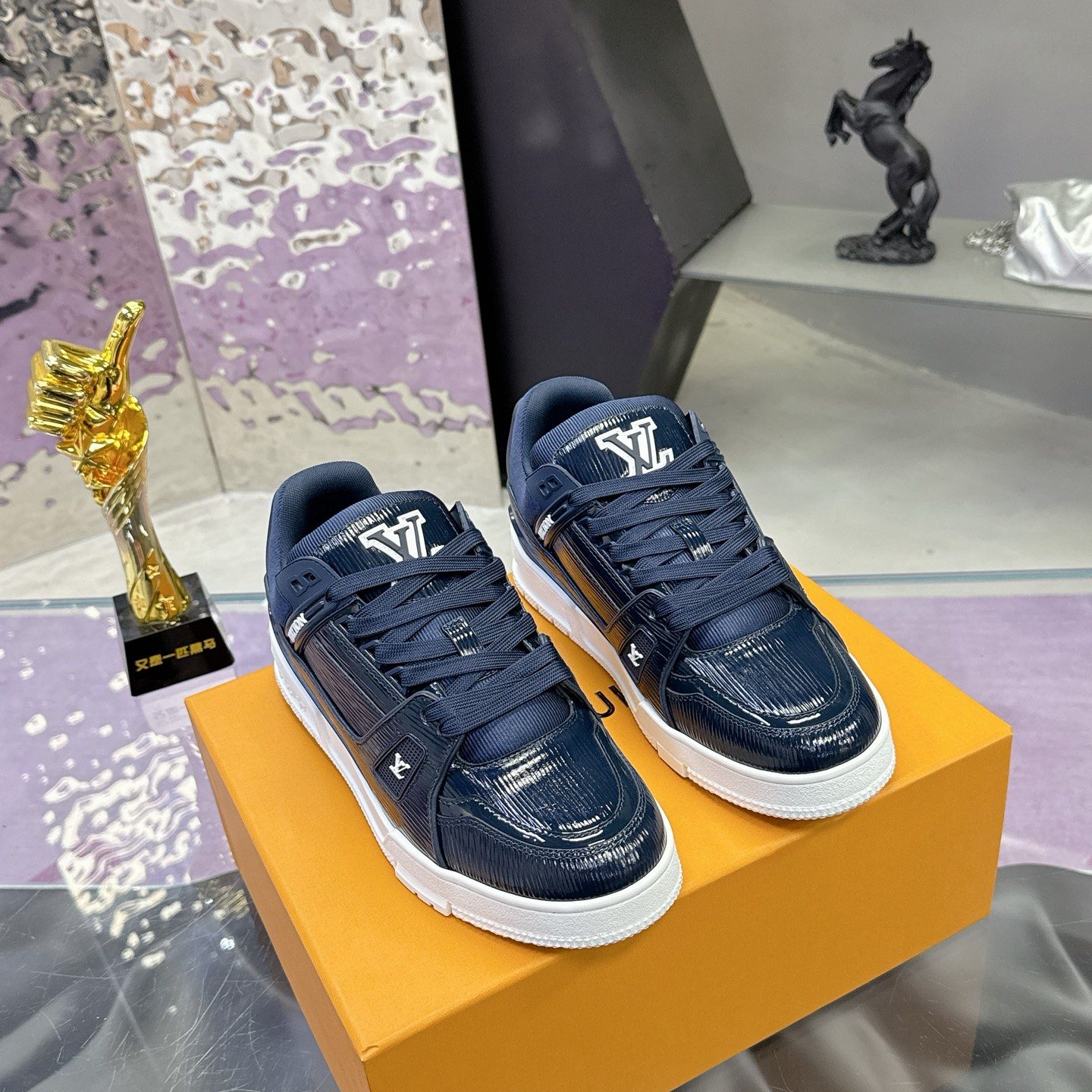 LOUIS VUITTON Casual Sneakers, Premium Leather Upper with Round Toe Design and Molded Rubber Outsole