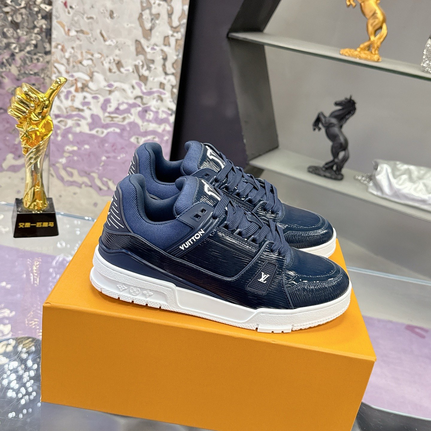 LOUIS VUITTON Casual Sneakers, Premium Leather Upper with Round Toe Design and Molded Rubber Outsole