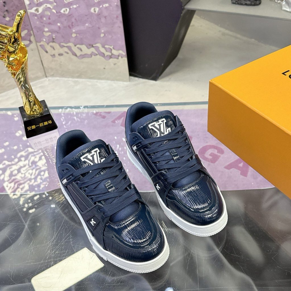 LOUIS VUITTON Casual Sneakers, Premium Leather Upper with Round Toe Design and Molded Rubber Outsole