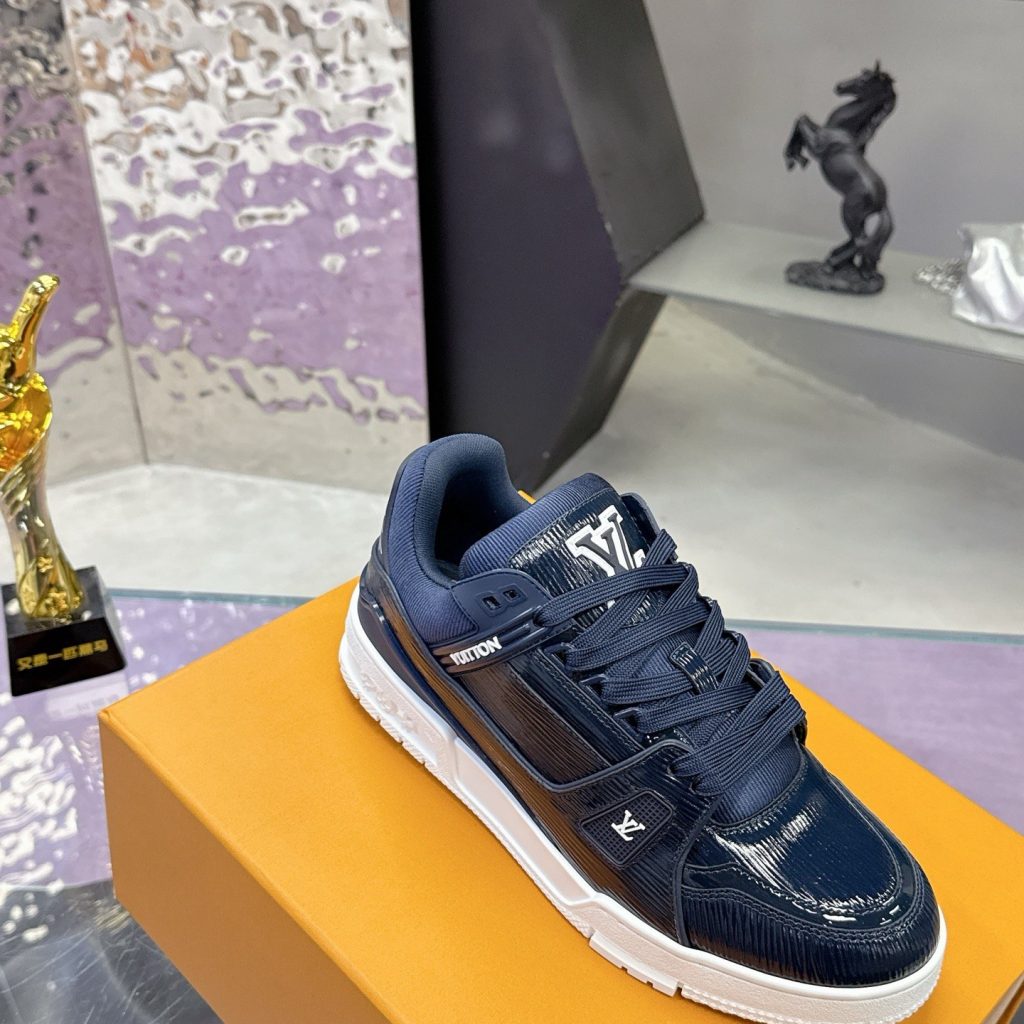 LOUIS VUITTON Casual Sneakers, Premium Leather Upper with Round Toe Design and Molded Rubber Outsole