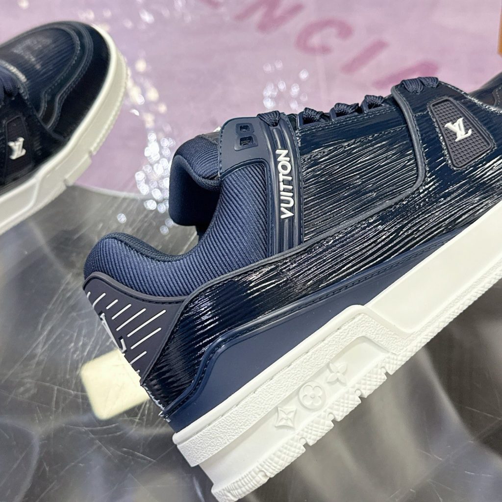 LOUIS VUITTON Casual Sneakers, Premium Leather Upper with Round Toe Design and Molded Rubber Outsole