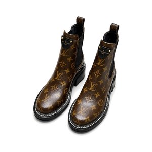 LOUIS VUITTON Classic Ankle Boots, Premium Leather Upper with Pull Tab and Molded Rubber Outsole