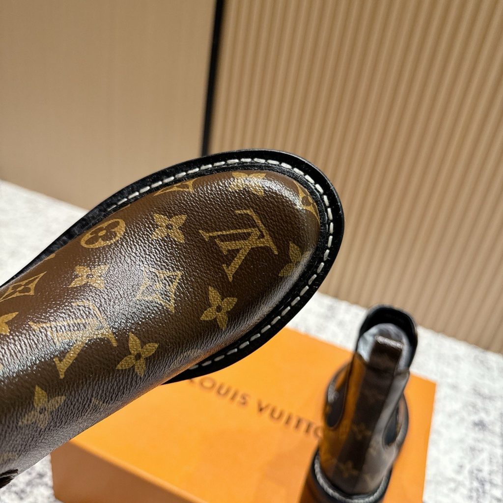 LOUIS VUITTON Classic Ankle Boots, Premium Leather Upper with Pull Tab and Molded Rubber Outsole