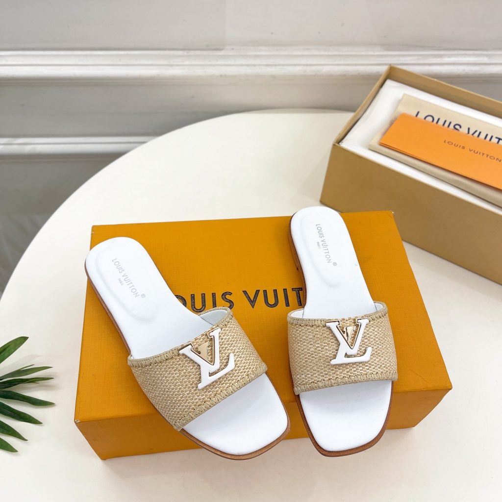 LOUIS VUITTON Flat Slide Sandals in Genuine Calfskin with Lambskin Lining and Italian Leather Sole