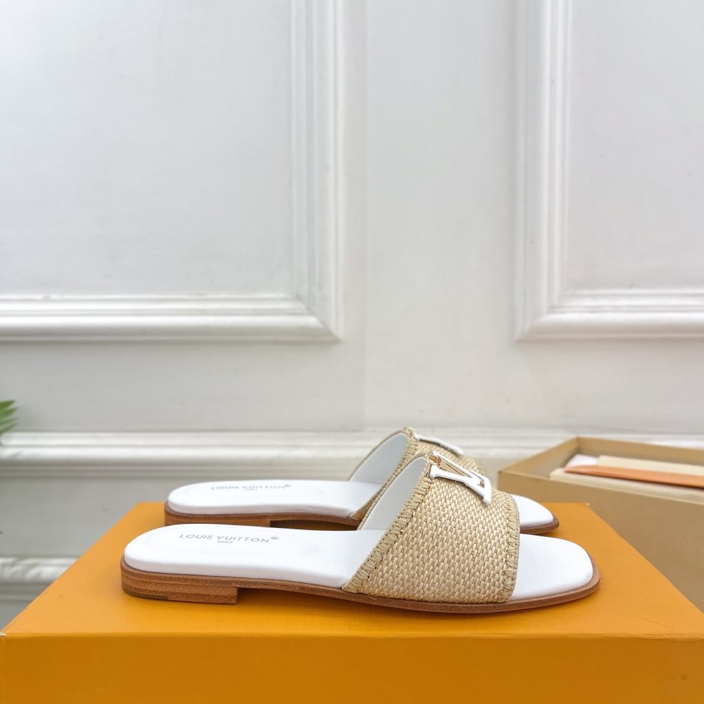 LOUIS VUITTON Flat Slide Sandals in Genuine Calfskin with Lambskin Lining and Italian Leather Sole