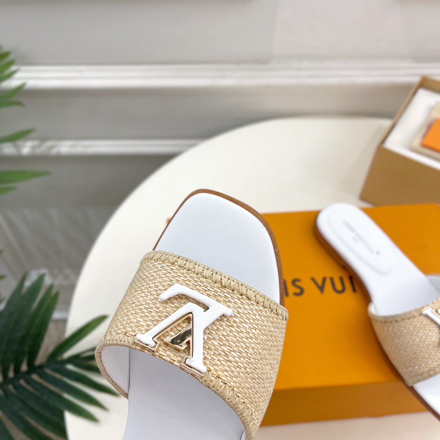 LOUIS VUITTON Flat Slide Sandals in Genuine Calfskin with Lambskin Lining and Italian Leather Sole