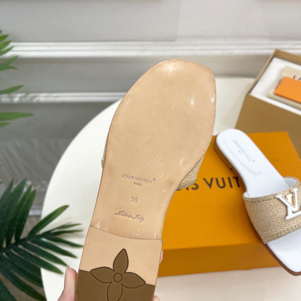 LOUIS VUITTON Flat Slide Sandals in Genuine Calfskin with Lambskin Lining and Italian Leather Sole
