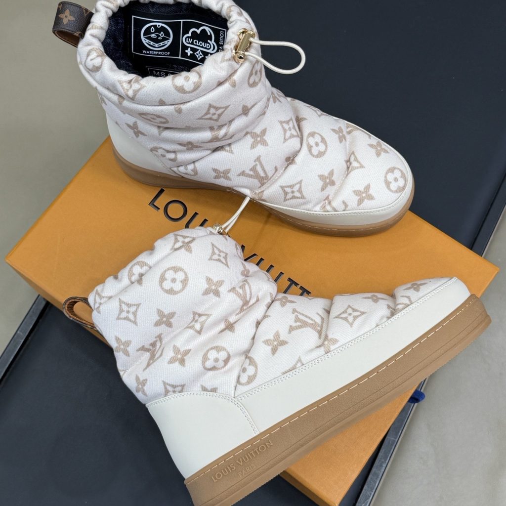 LOUIS VUITTON Ankle Short Boots in Genuine Calfskin with Lambskin Lining and Italian Leather Sole