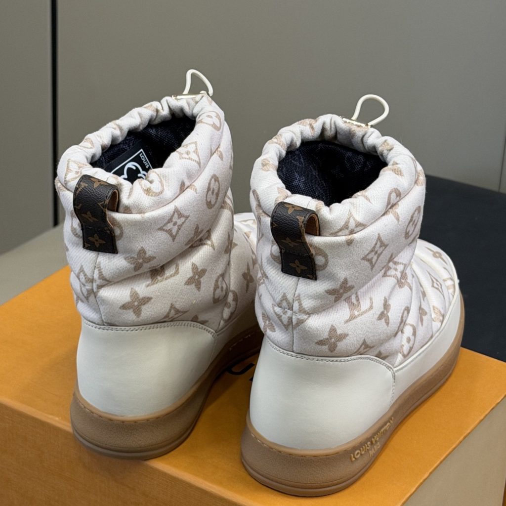 LOUIS VUITTON Ankle Short Boots in Genuine Calfskin with Lambskin Lining and Italian Leather Sole